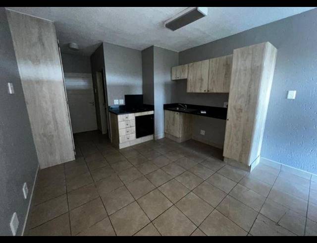 1 BEDROOM APARTMENT FOR SALE IN HILLCREST